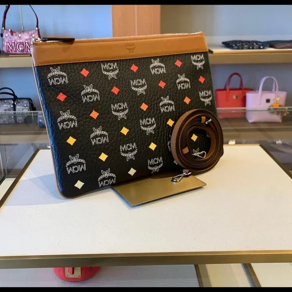 Limited stock! Price firm! MCM medium size crossbody pouch $480+ tax - Picture 3 of 12